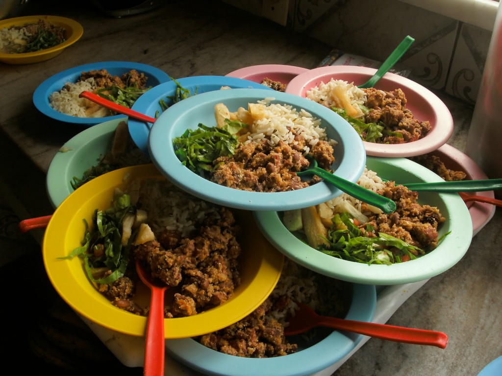 Alunos apresentam quadro de intoxicação alimentar depois de comer merenda escolar