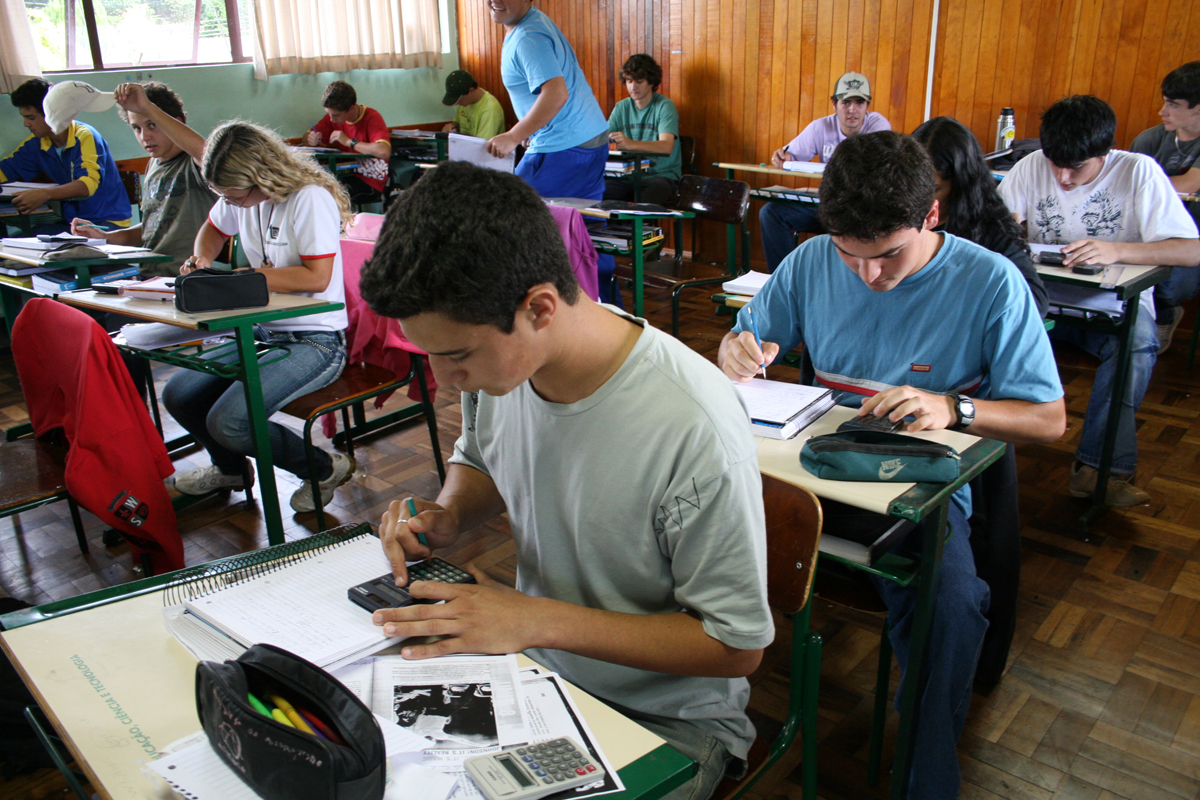 Começam webinários da consulta pública sobre novo Ensino Médio 