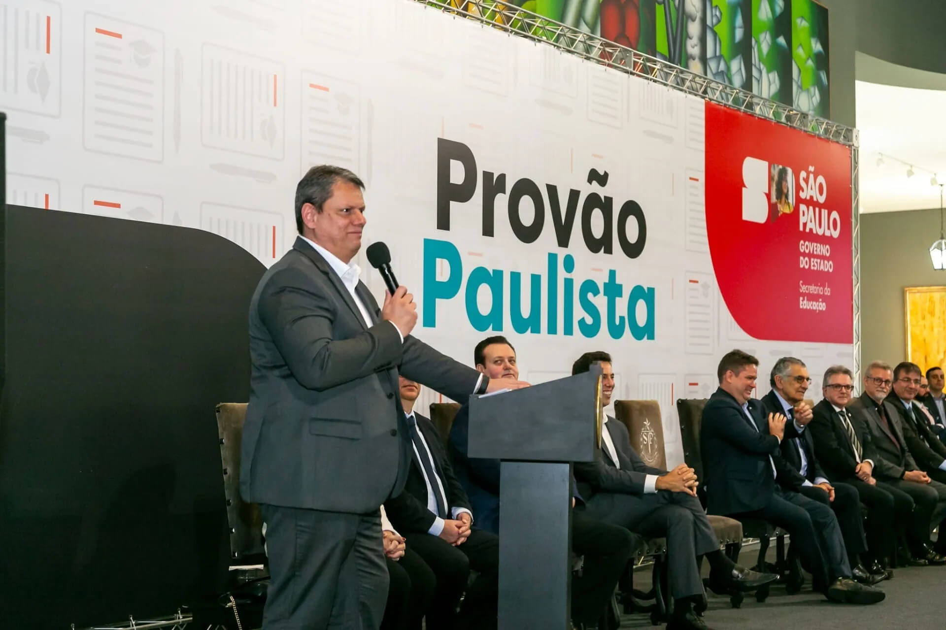 Governo de São Paulo oficializa Provão Paulista
